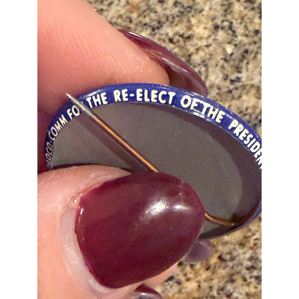 Vintage 1972 Nixon "President Nixon" Campaign Pin Political Memorabilia Re-Elect - Picture 4 of 6